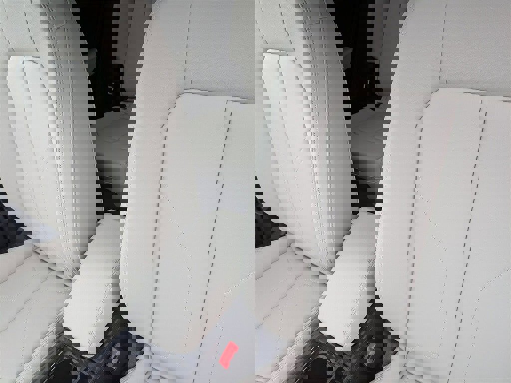 New 2025 Audi Q3 2.0T Premium image 16