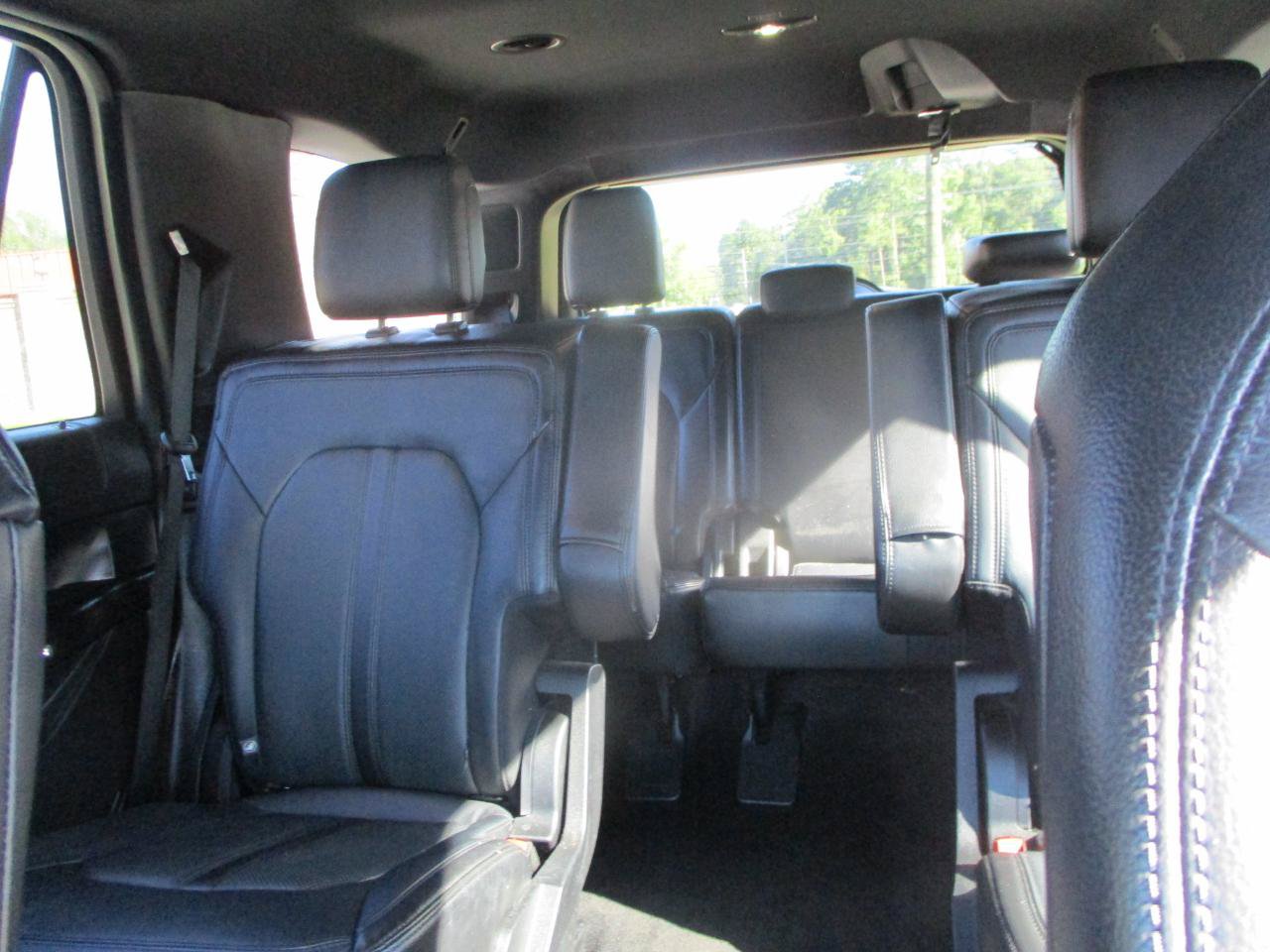 Used 2018 Ford Expedition Limited RWD image 19