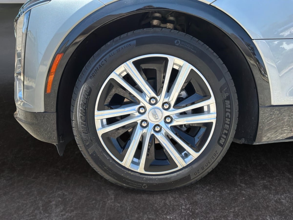 Used 2024 Cadillac Lyriq Tech RWD image 9