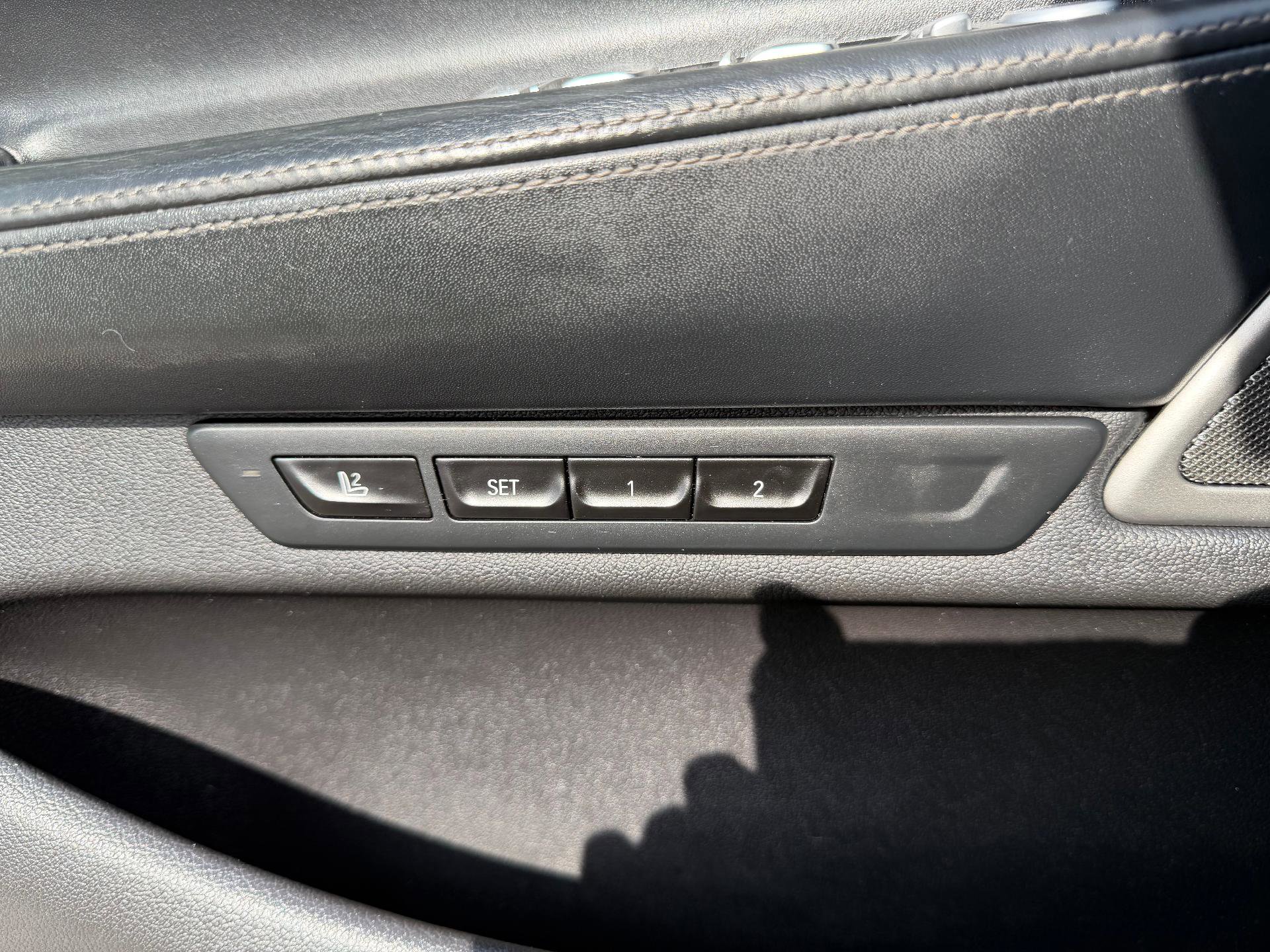 Used 2020 BMW 740i 740i 4dr Car w/ Premium Package image 26