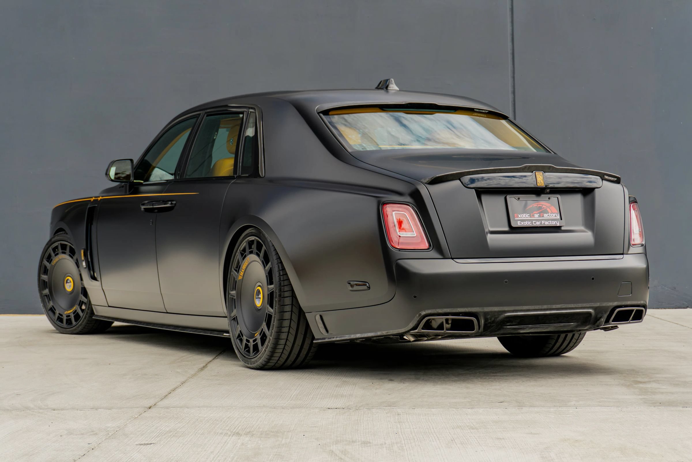 Used 2027 Rolls-Royce Phantom Sedan RWD image 12