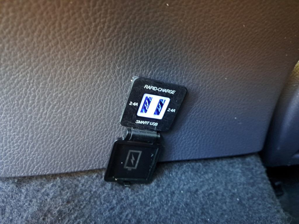 Used 2019 Toyota Camry LE w/ Phone Cable & Charge Package image 9