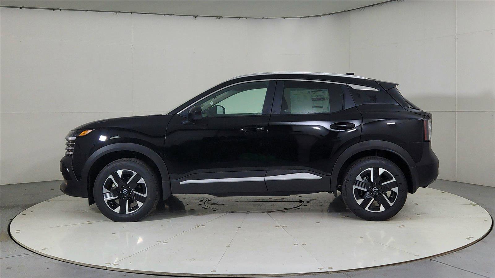 New 2026 Nissan Kicks SV w/ Illumination Package image 4