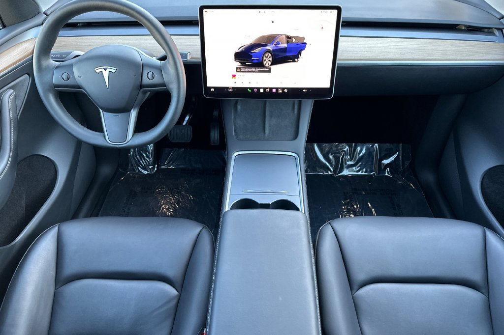 Used 2023 Tesla Model Y 2WD image 12