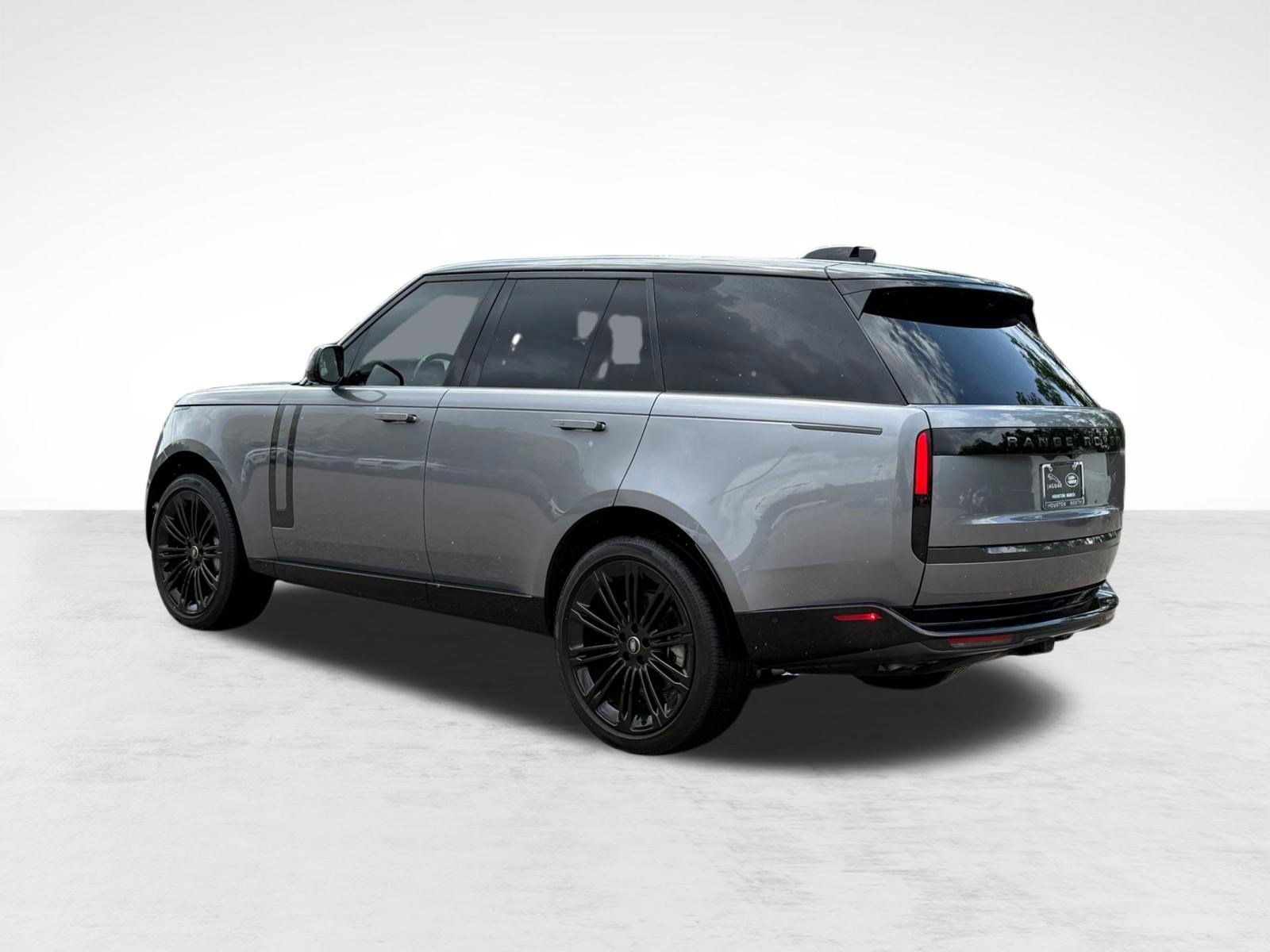 Certified 2025 Land Rover Range Rover SE image 3