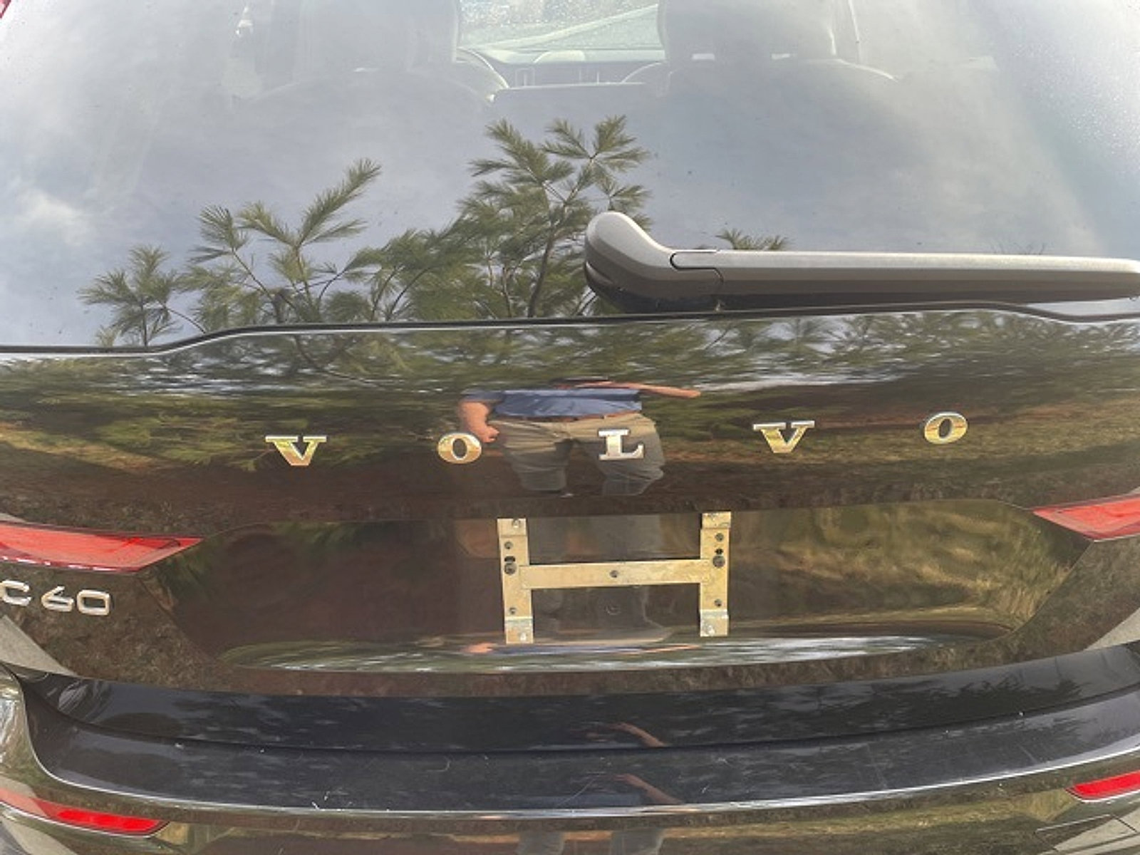 Used 2023 Volvo XC60 B5 Ultimate w/ Climate Package image 7