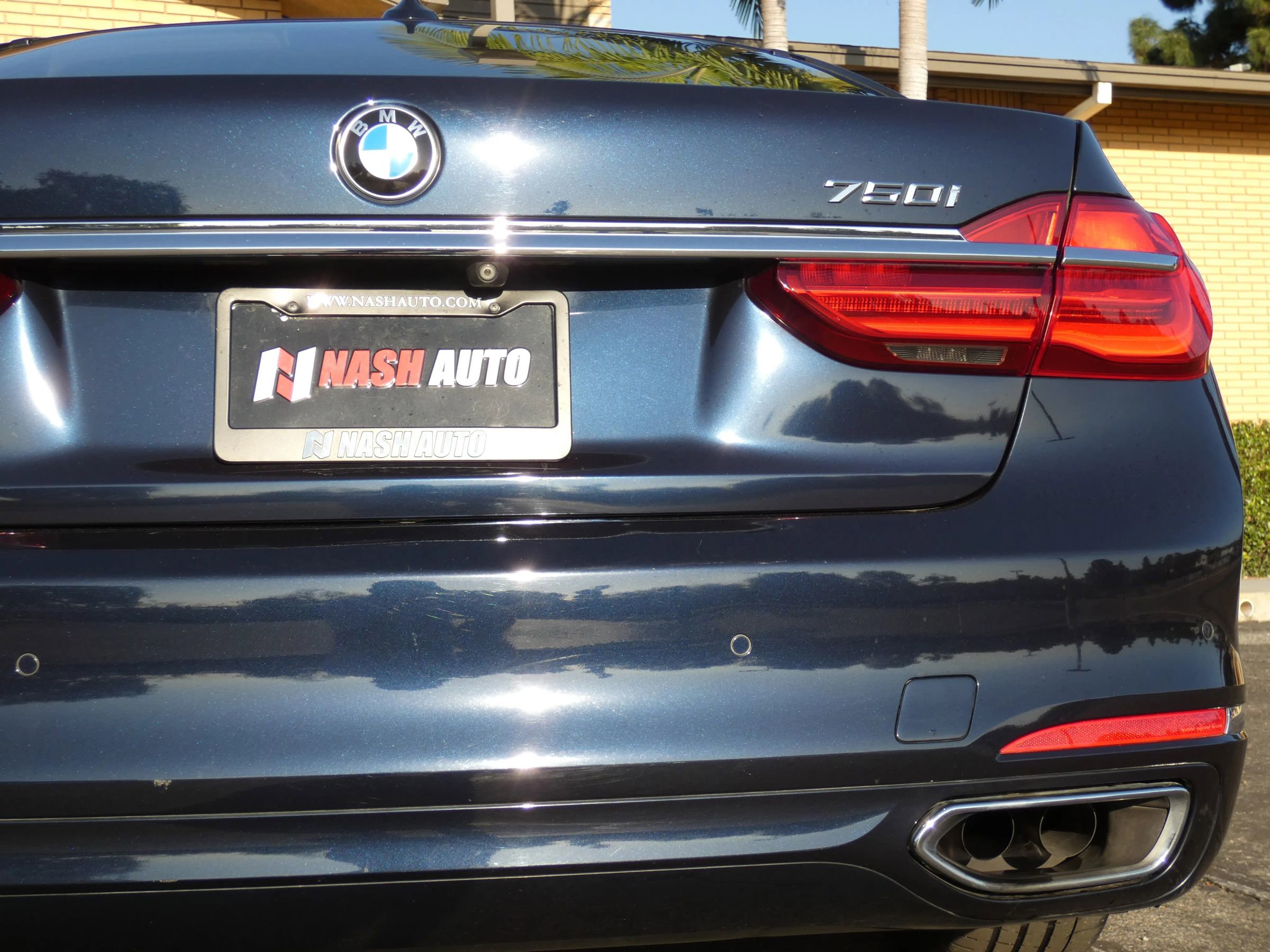 Used 2016 BMW 750i xDrive image 9