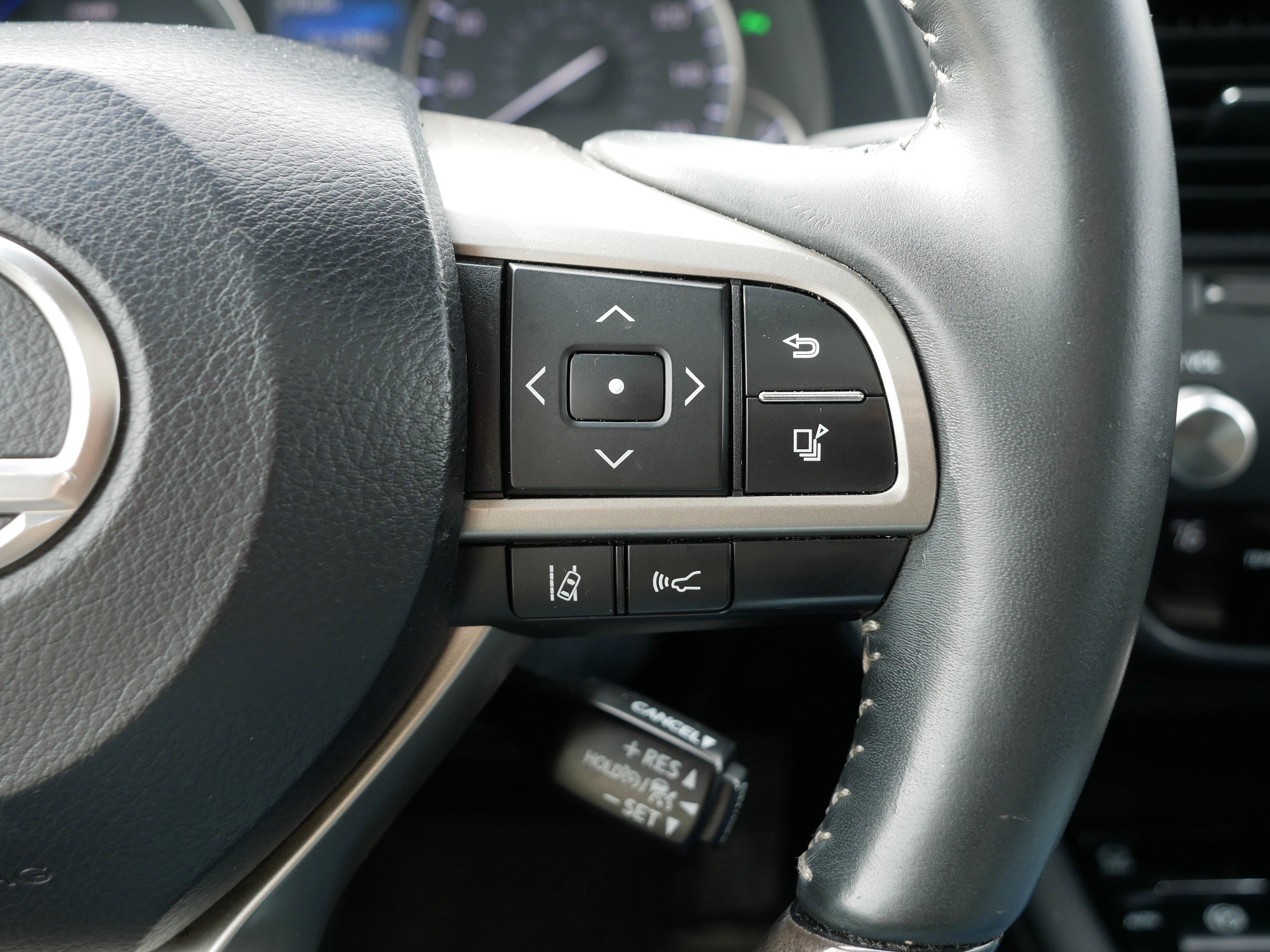 Used 2016 Lexus RX 450h AWD w/ Luxury Package image 30