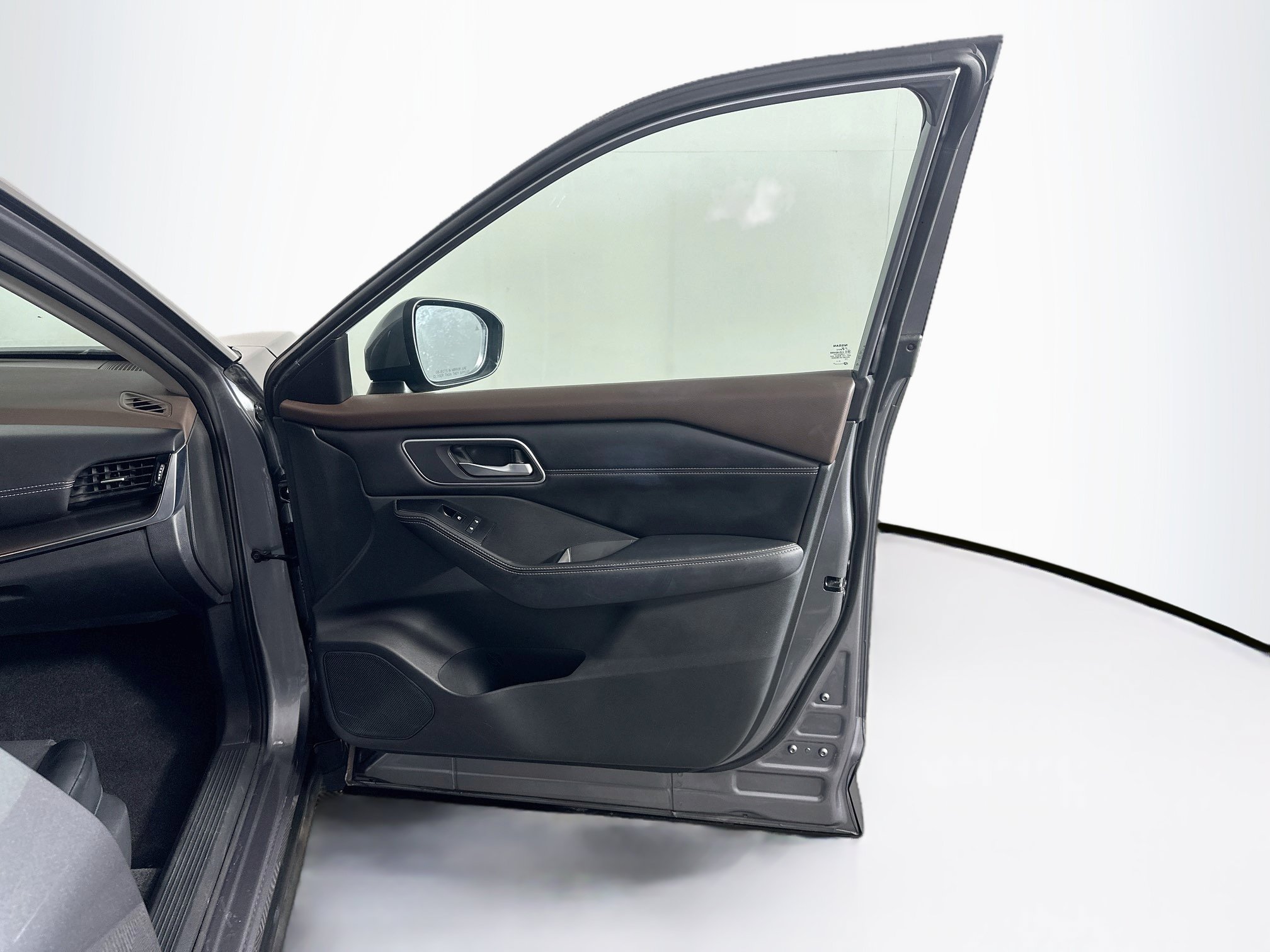Used 2021 Nissan Rogue SV w/ Premium Package FWD image 35