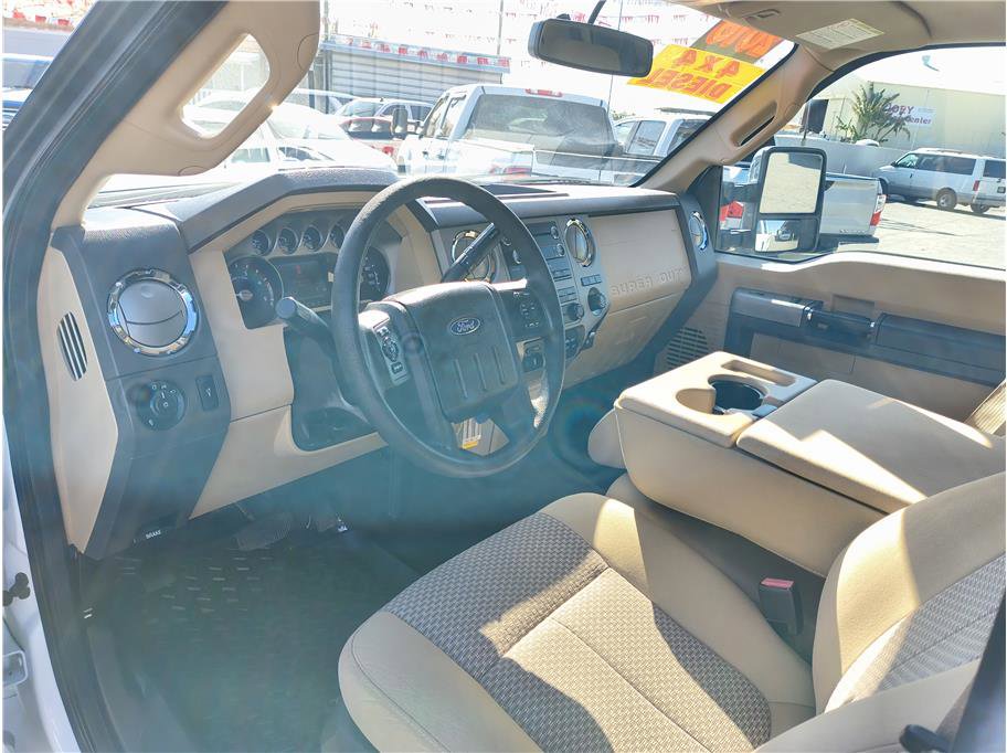 Used 2016 Ford F250 XLT w/ XLT Premium Package image 5