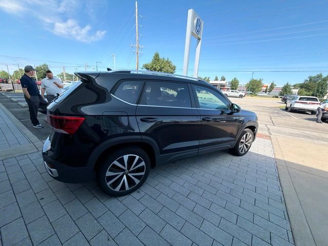 Used 2024 Volkswagen Taos SE FWD image 24