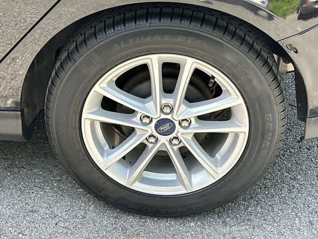 Used 2018 Ford Focus SE FWD image 5