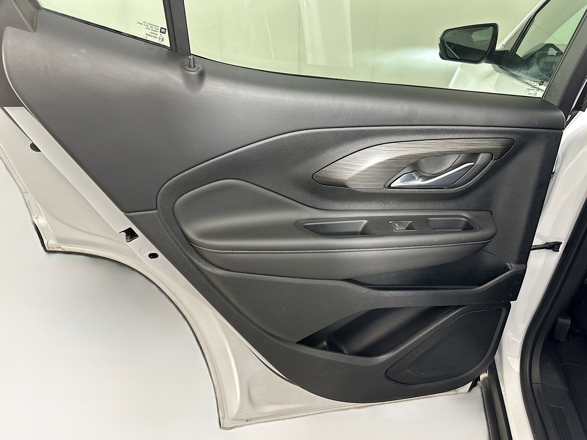 Used 2023 GMC Terrain SLT image 24