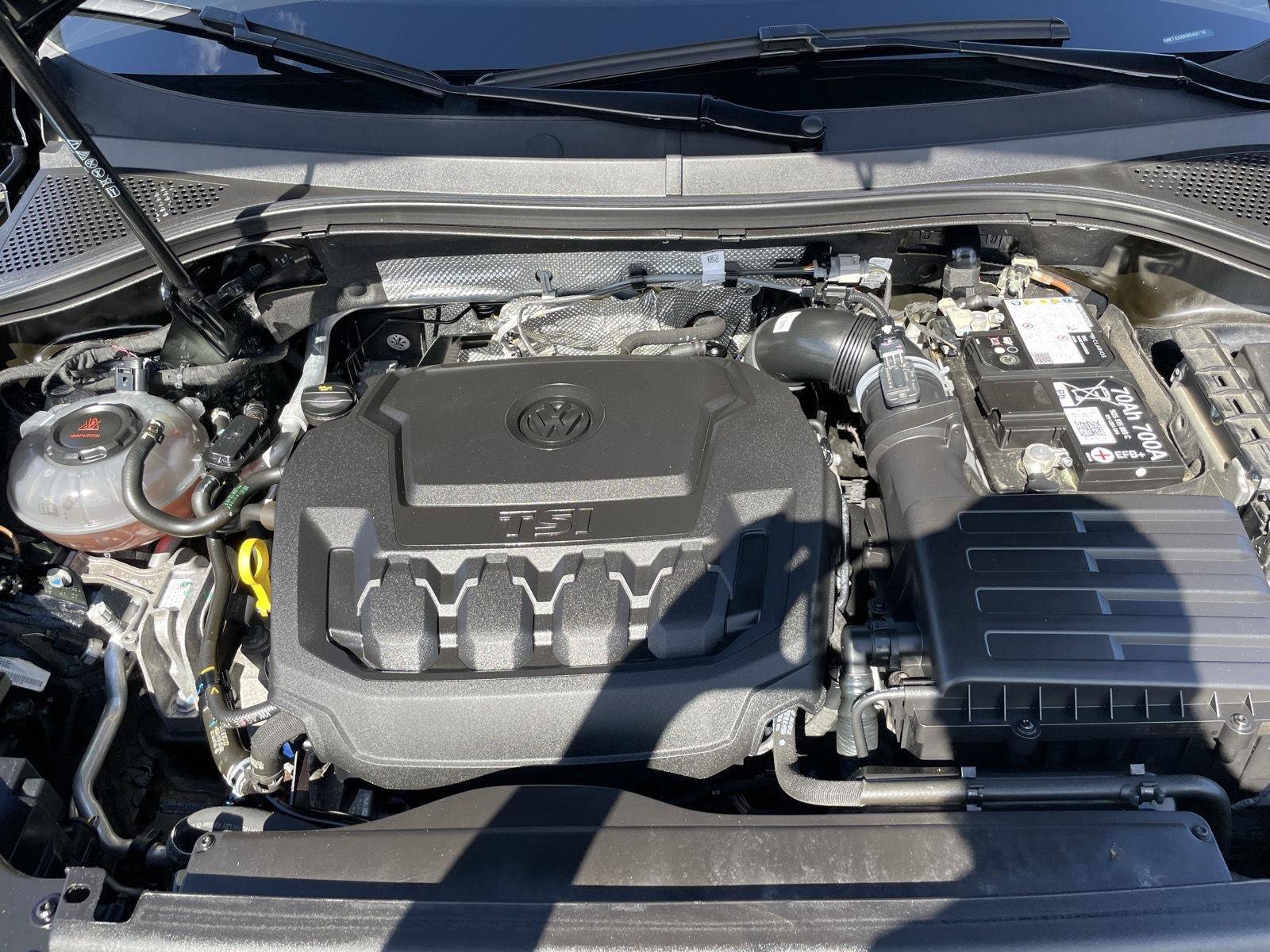 Used 2024 Volkswagen Tiguan SE AWD/4WD image 11