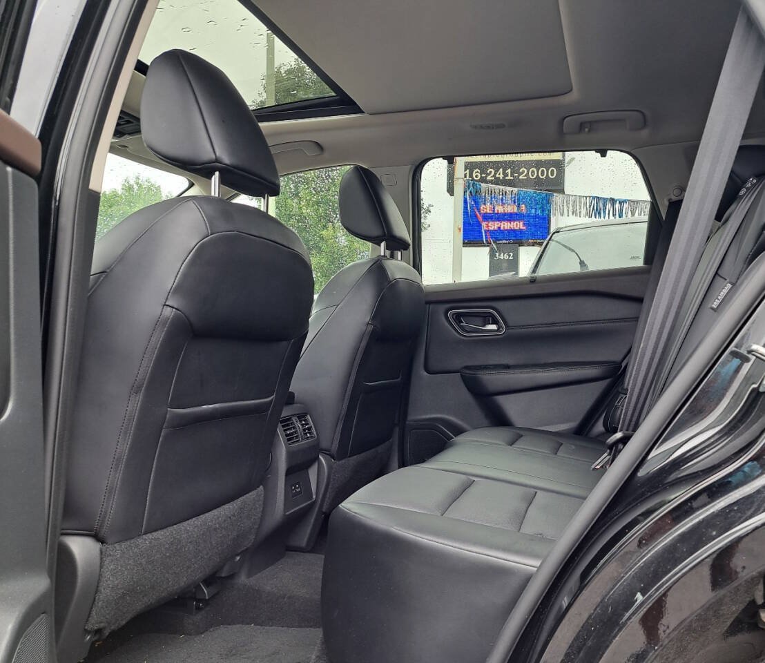 Used 2021 Nissan Rogue SV w/ Premium Package AWD/4WD image 7