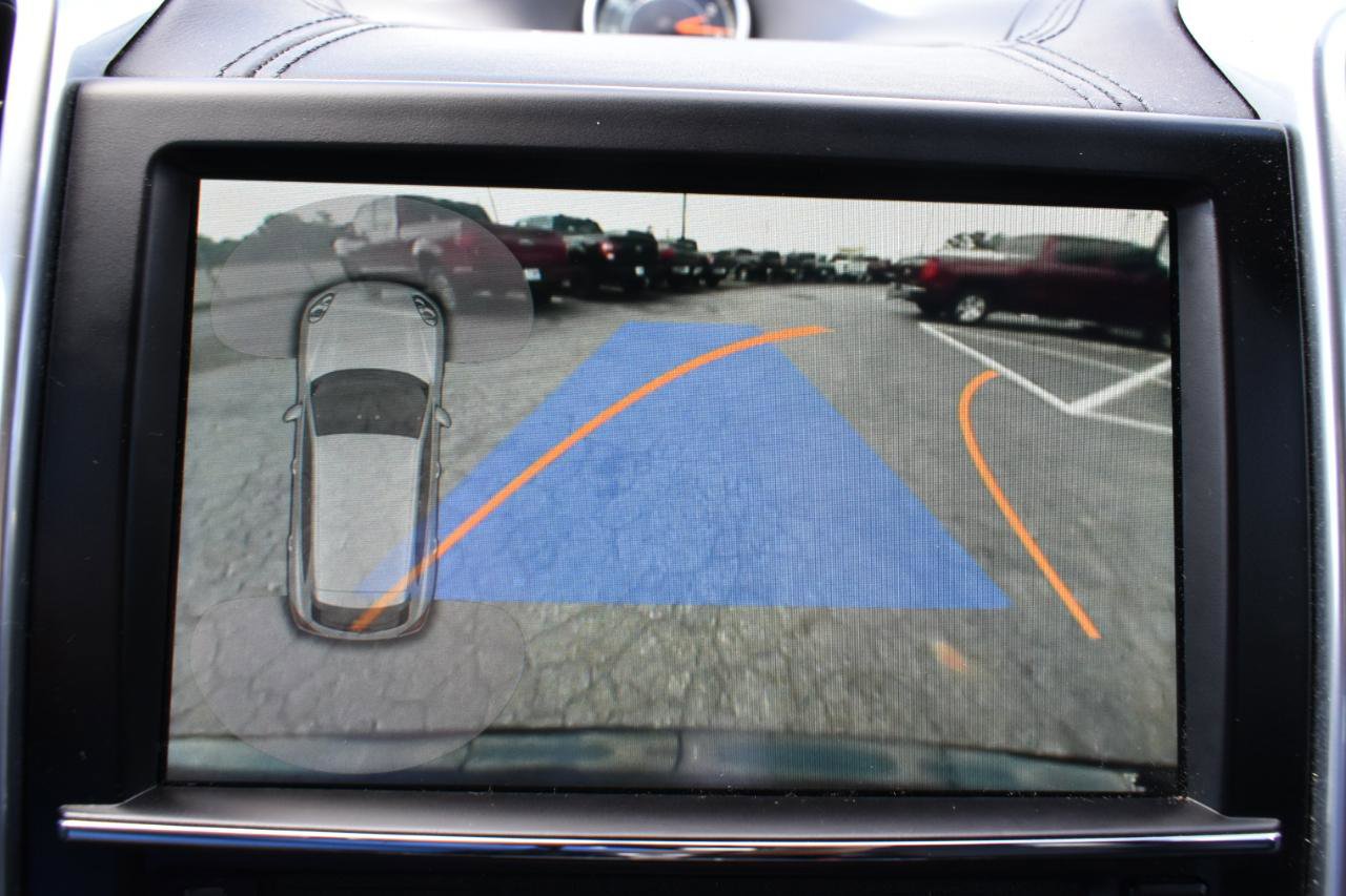 Used 2015 Porsche Cayenne Turbo AWD/4WD image 22