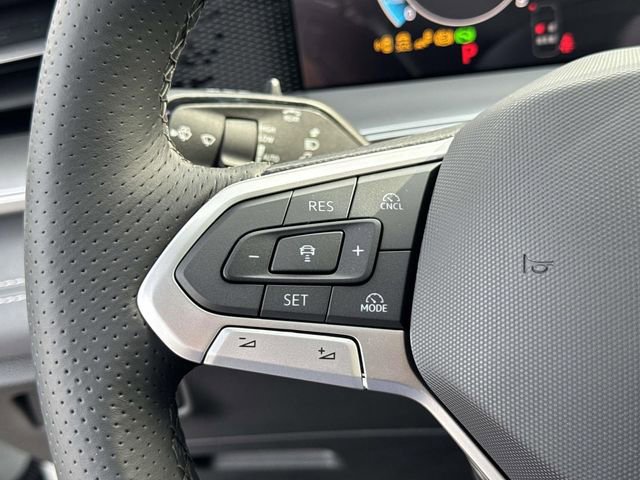 New 2026 Volkswagen Tiguan SE R-Line FWD image 16