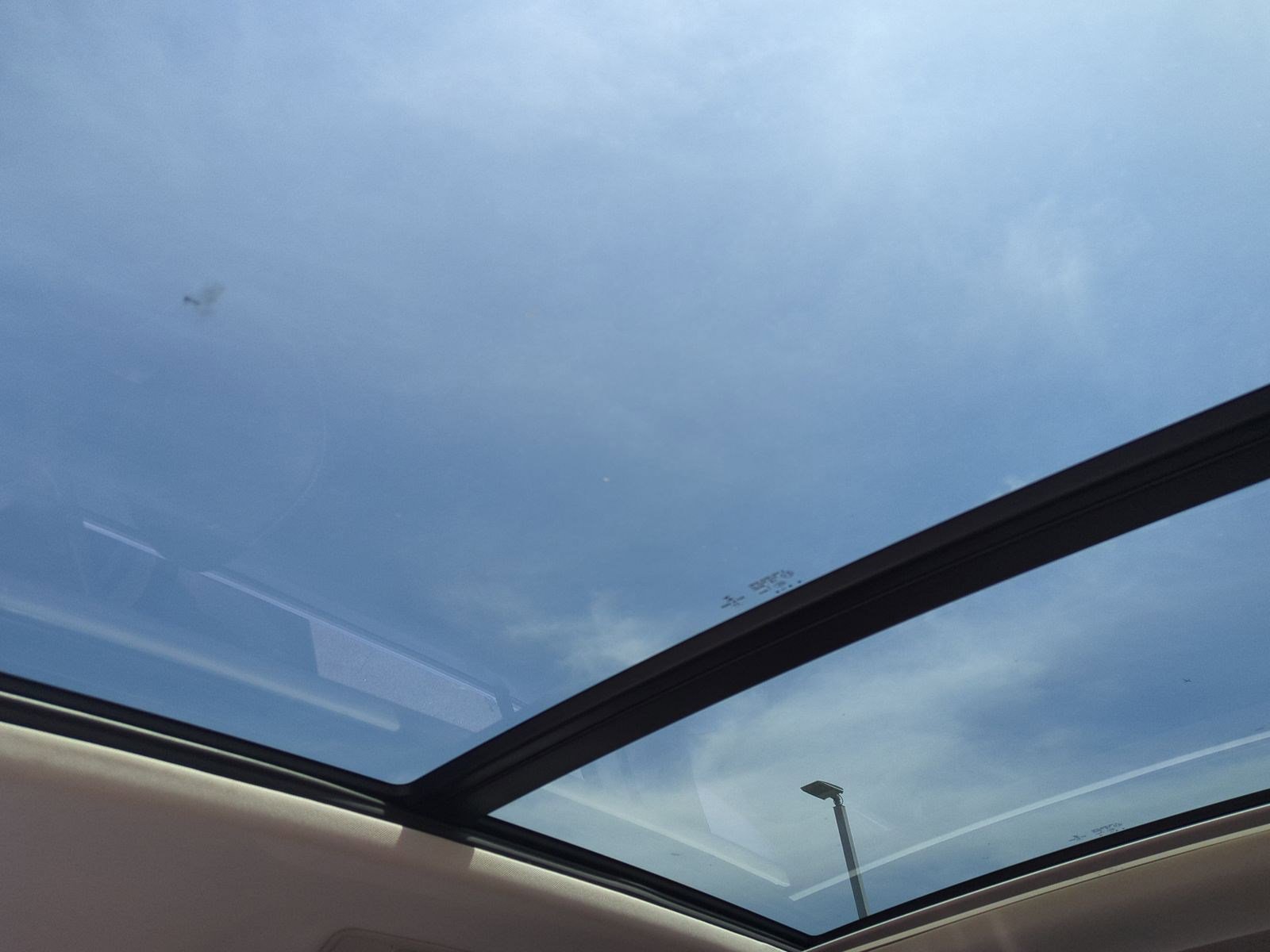 Used 2021 Volkswagen Tiguan SE w/ Panoramic Sunroof Package AWD/4WD image 27