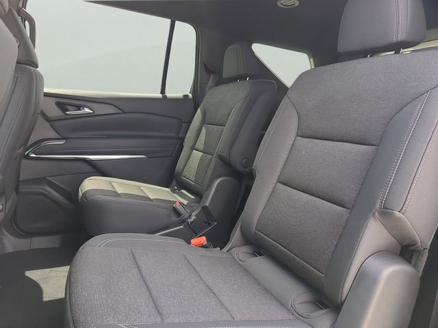Used 2025 Chevrolet Traverse LT FWD image 14