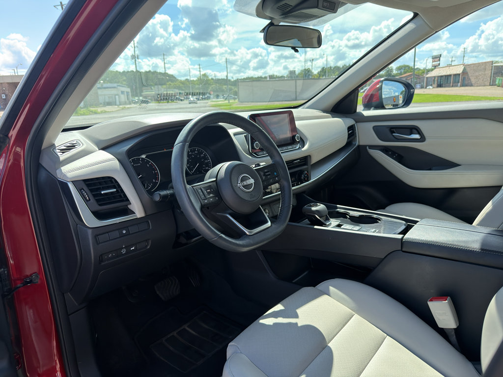 Certified 2024 Nissan Rogue SV w/ SV Premium Package FWD image 12