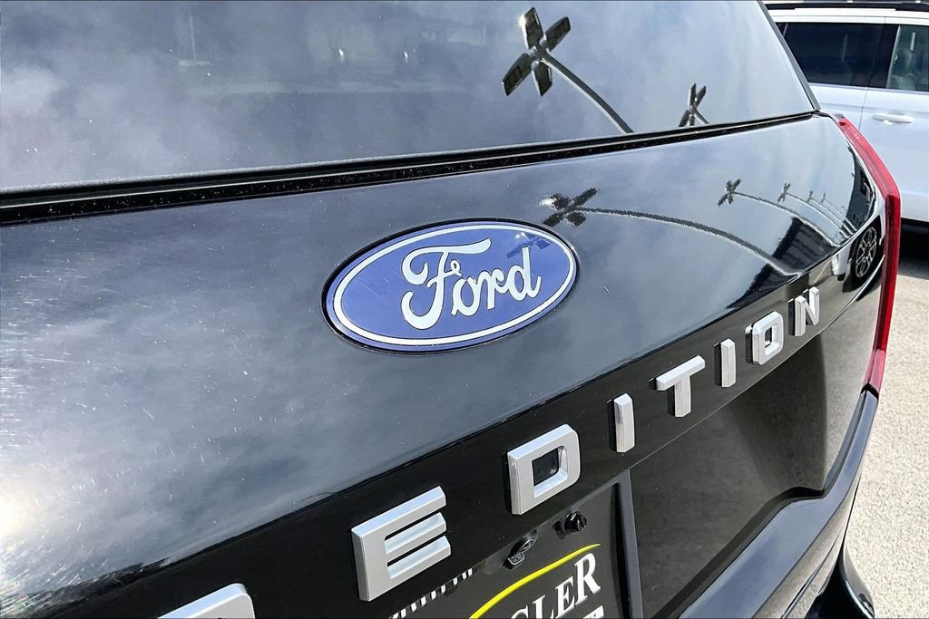 Certified 2025 Ford Expedition Active AWD/4WD image 32