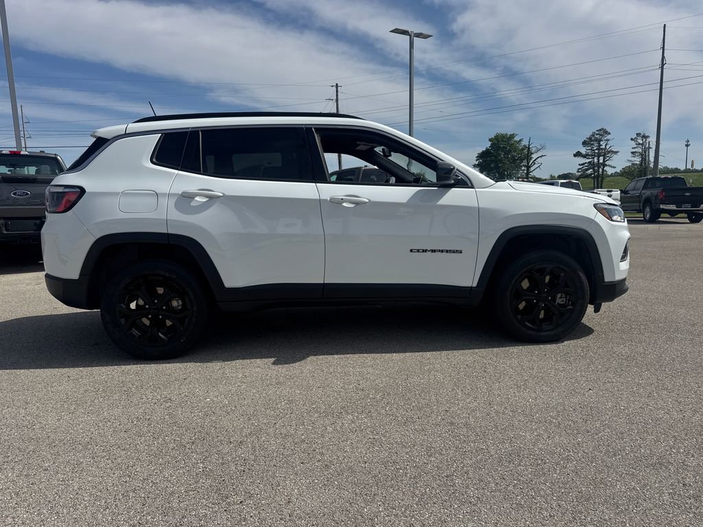 Used 2024 Jeep Compass Latitude AWD/4WD image 12