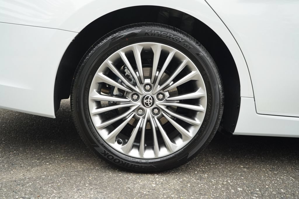 Used 2022 Toyota Avalon Limited w/ Advanced Safety Package FWD image 39