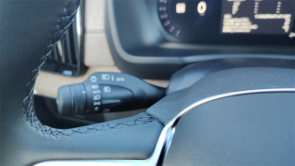 New 2026 Volvo XC90 B6 Ultra image 18