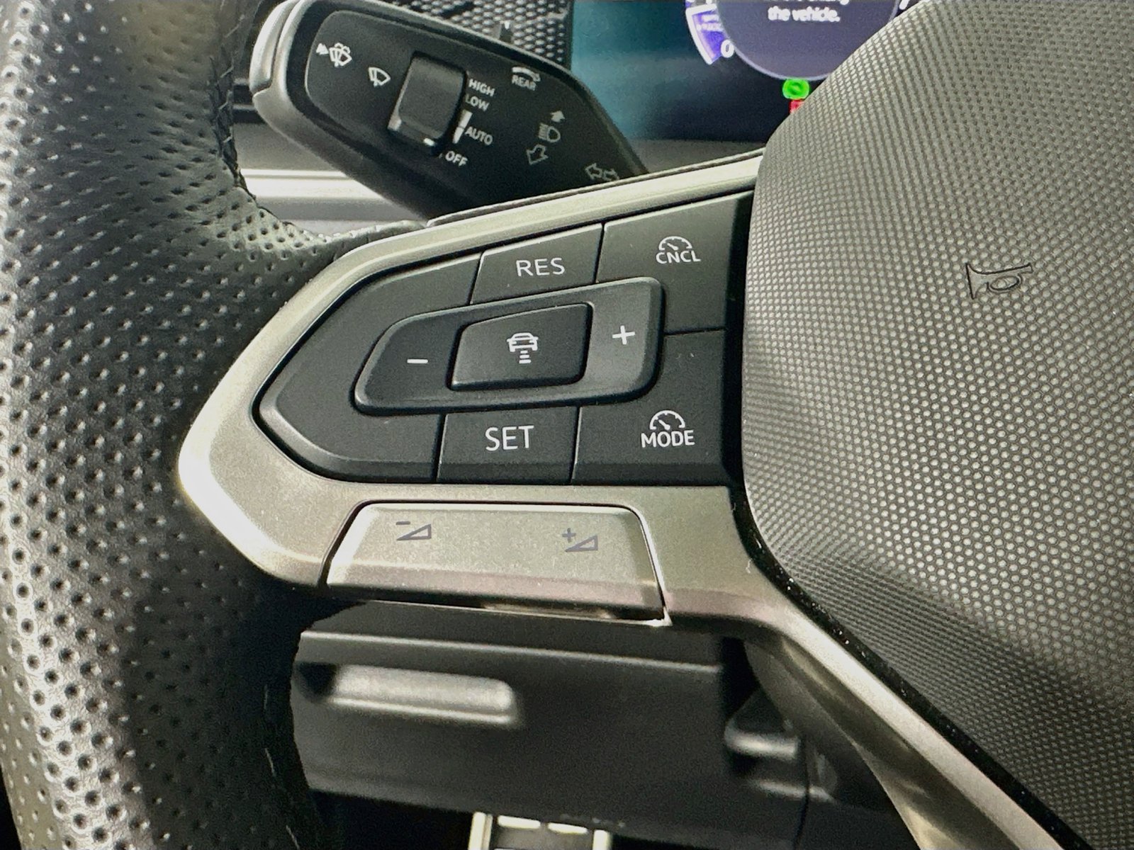 Certified 2026 Volkswagen Tiguan SE R-Line AWD/4WD image 18