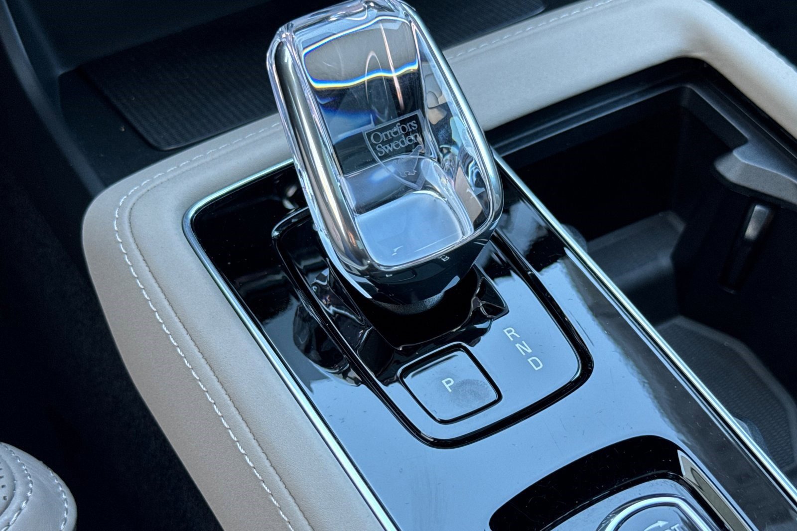 Used 2025 Volvo XC90 B6 Ultra w/ Protection Package Premier image 28