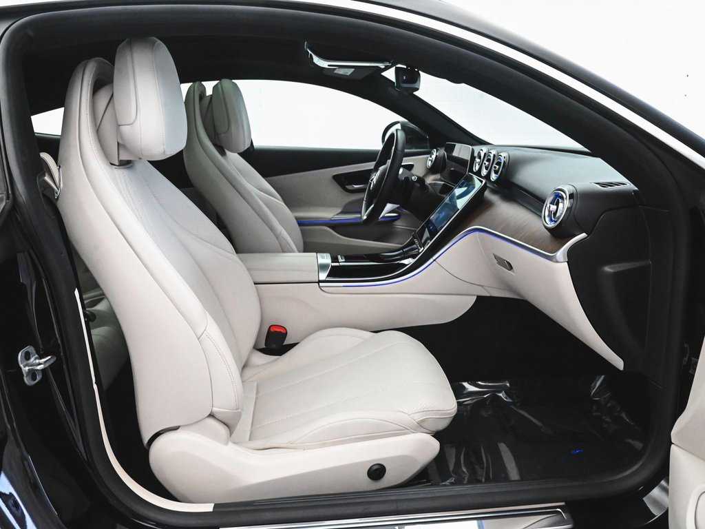 Used 2025 Mercedes-Benz CLE 300 4MATIC Coupe image 29