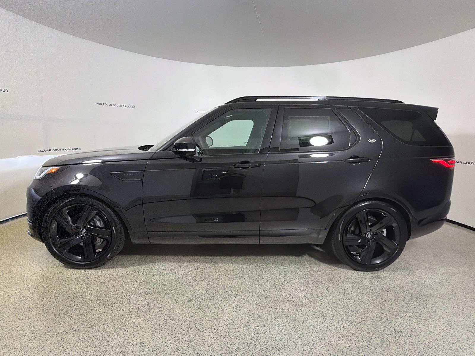 New 2026 Land Rover Discovery Dynamic SE AWD/4WD image 2