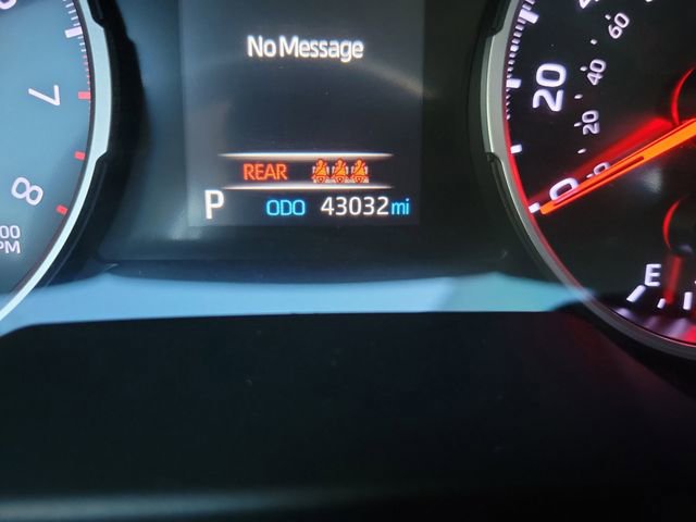 Used 2019 Toyota RAV4 XLE Premium image 18