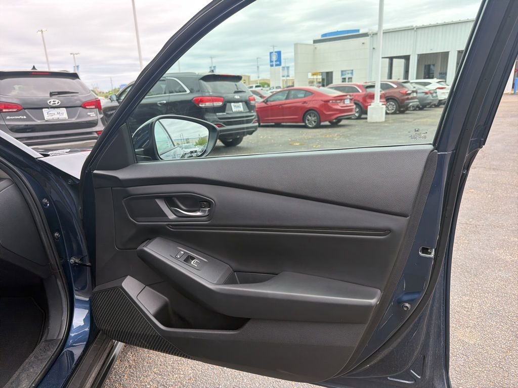 Used 2023 Honda Accord EX image 26