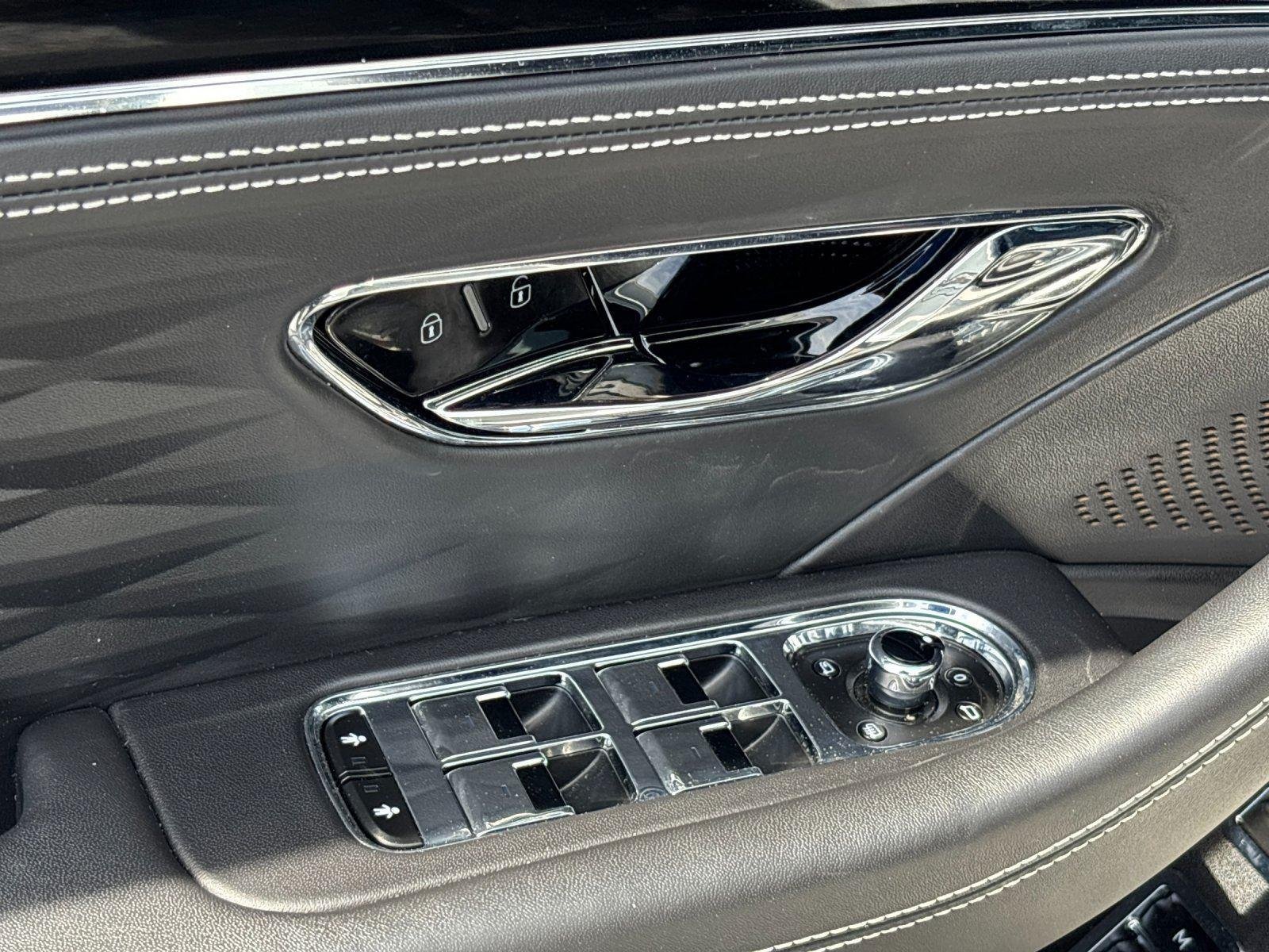 Used 2021 Bentley Flying Spur W12 AWD/4WD image 19