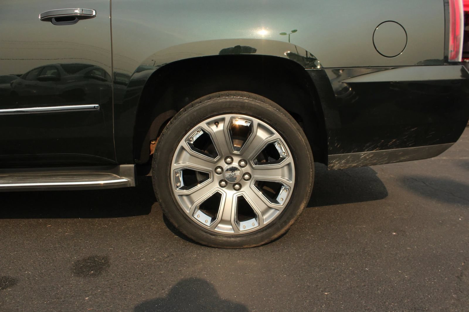 Used 2016 GMC Yukon XL Denali w/ Open Road Package AWD/4WD image 4