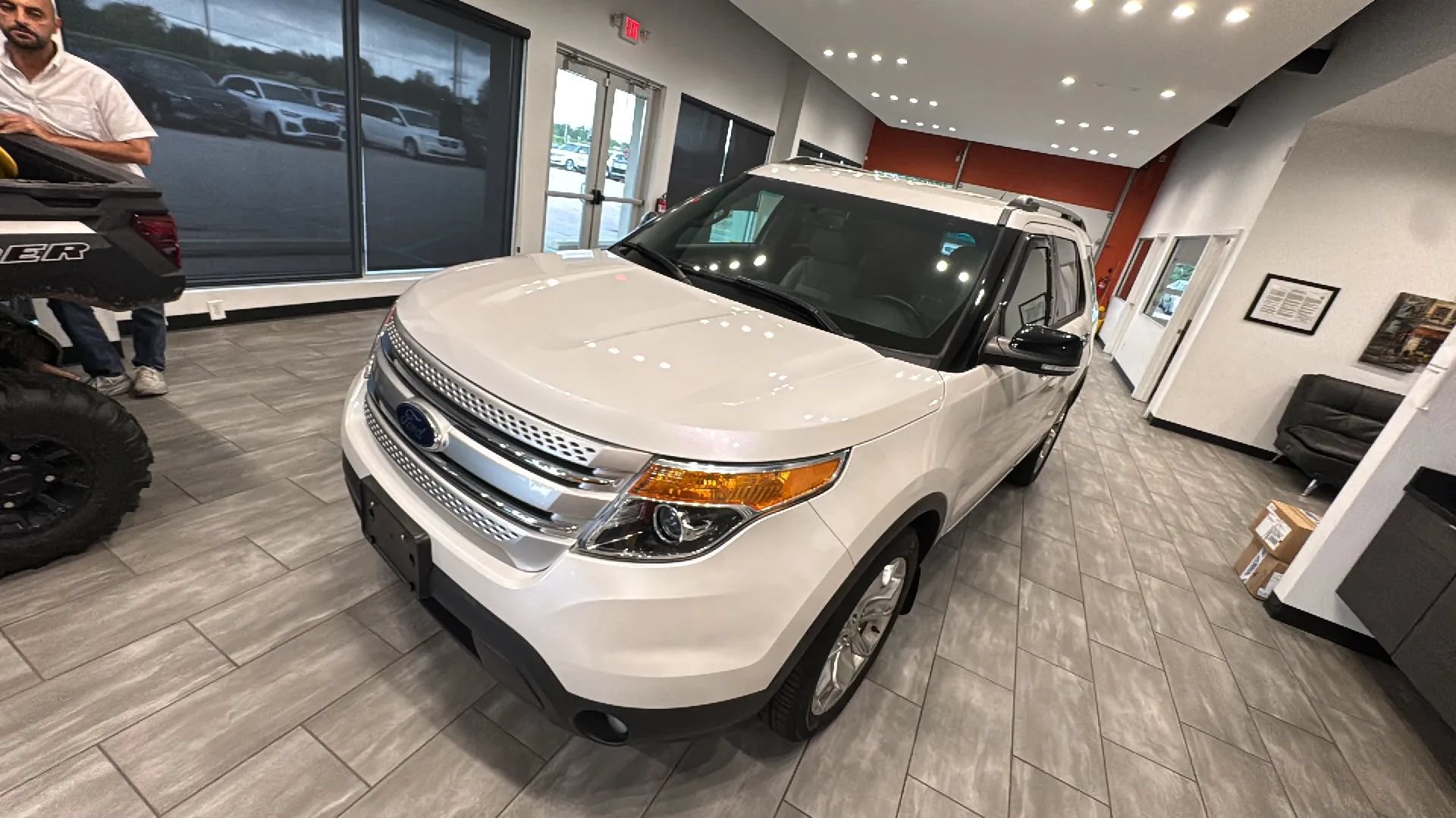 Used 2014 Ford Explorer XLT w/ Equipment Group 202A FWD image 7