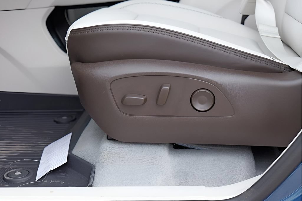 New 2026 GMC Acadia Denali w/ Super Cruise Package FWD image 21