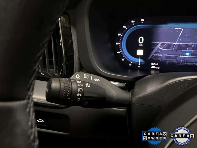 Used 2025 Volvo XC60 B5 Core image 37