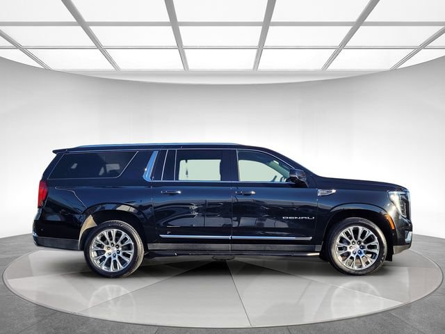 Used 2025 GMC Yukon XL Denali image 4