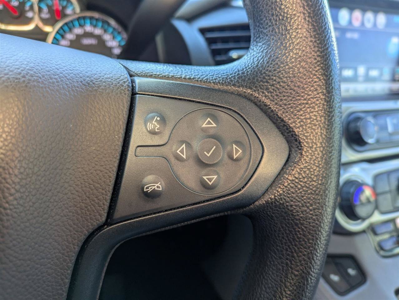 Used 2018 Chevrolet Tahoe 4WD w/ Max Trailering Package image 19