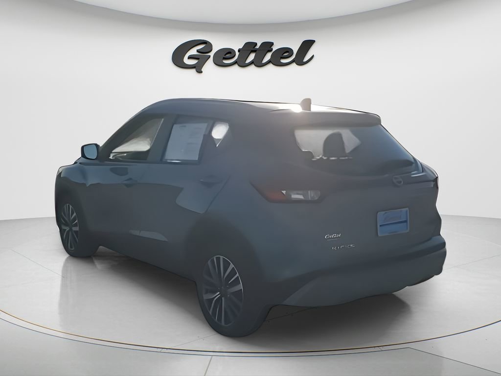 Used 2022 Nissan Kicks SV image 6