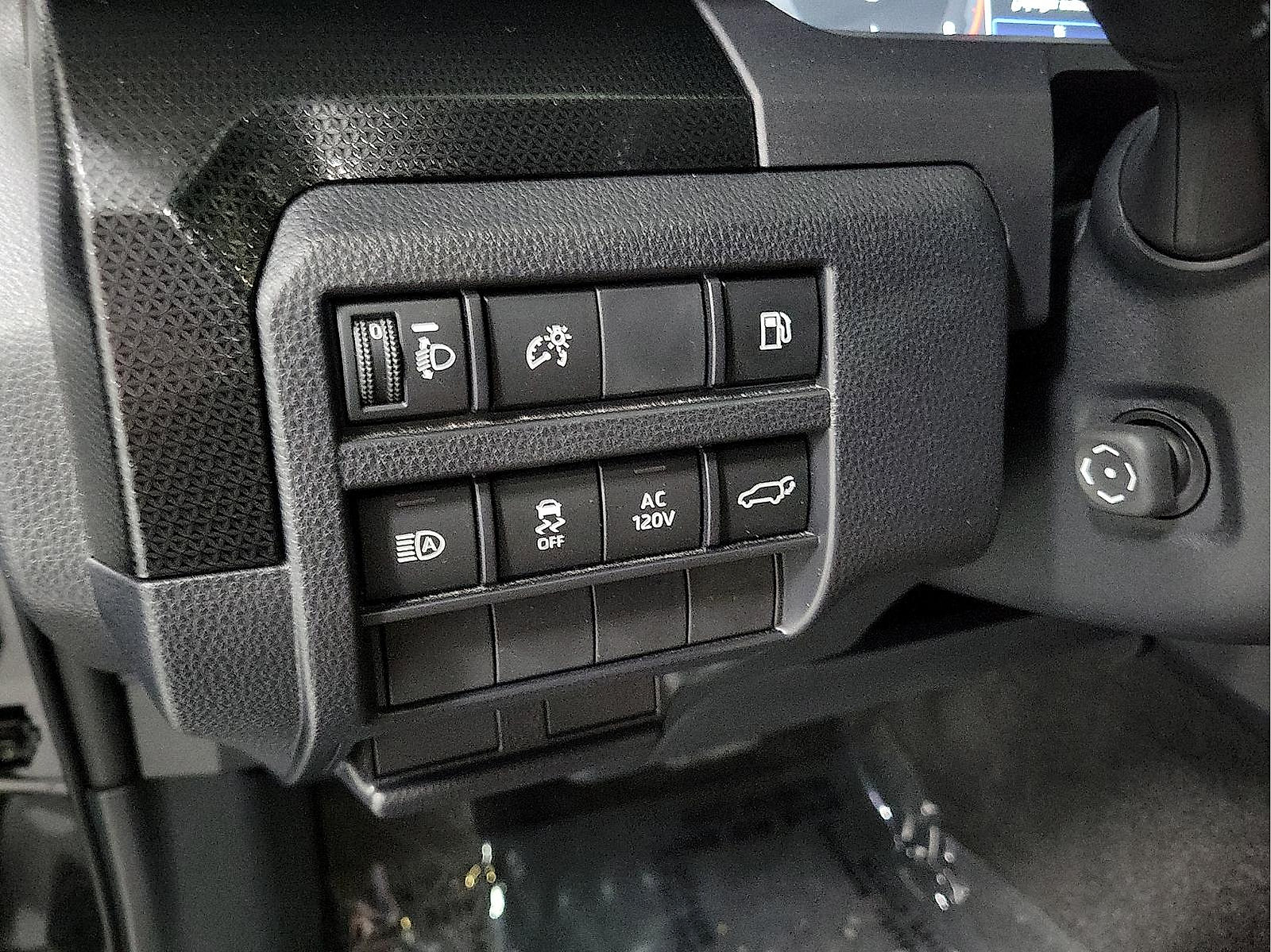 Certified 2025 Toyota 4Runner Limited AWD/4WD image 13