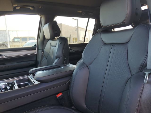 New 2026 Jeep Grand Wagoneer 4WD image 11