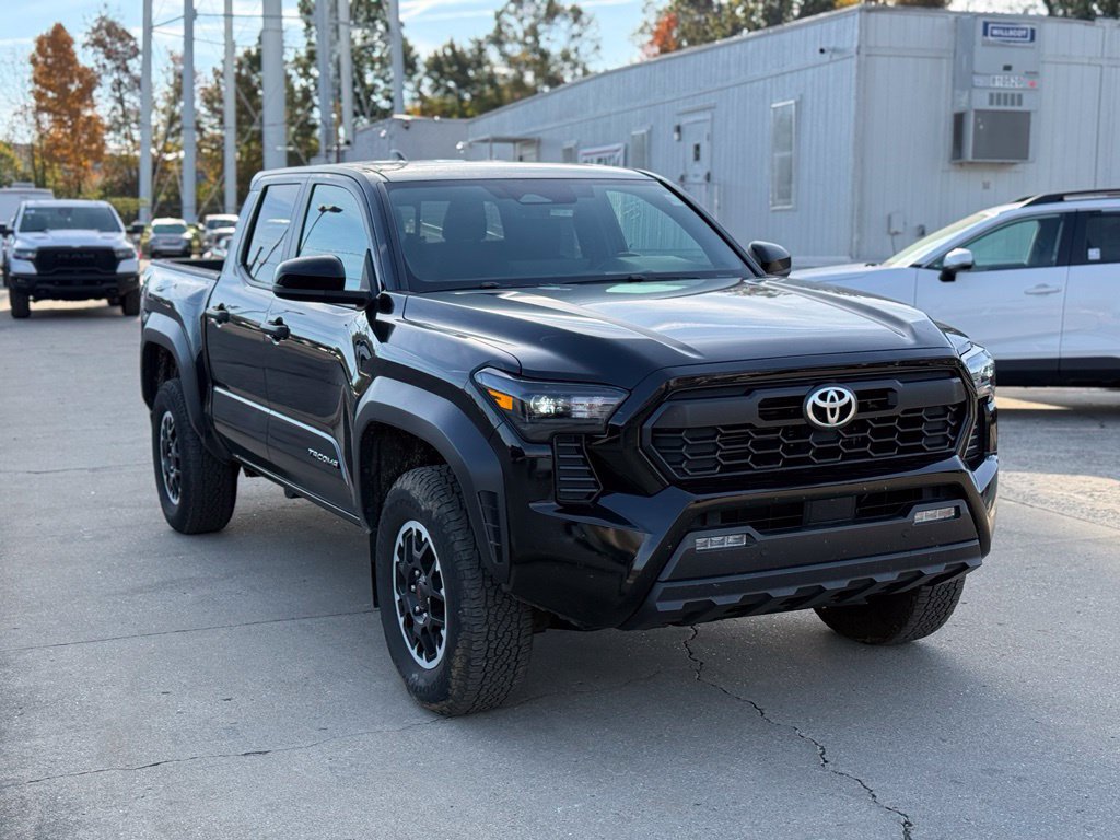 Used 2024 Toyota Tacoma TRD Off-Road w/ TRD Off Road Upgrade Package AWD/4WD image 4