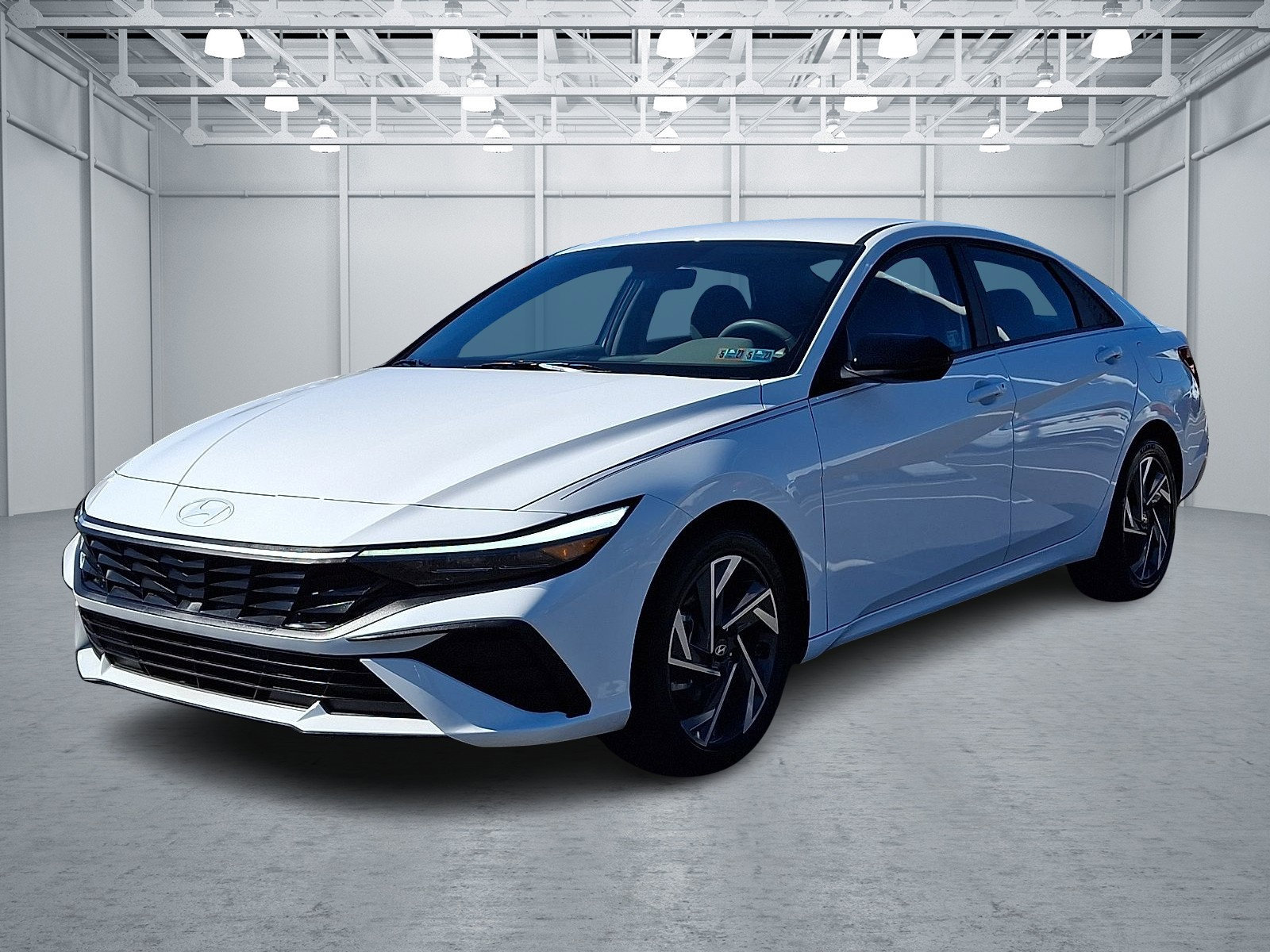 Certified 2025 Hyundai Elantra Sport FWD image 3