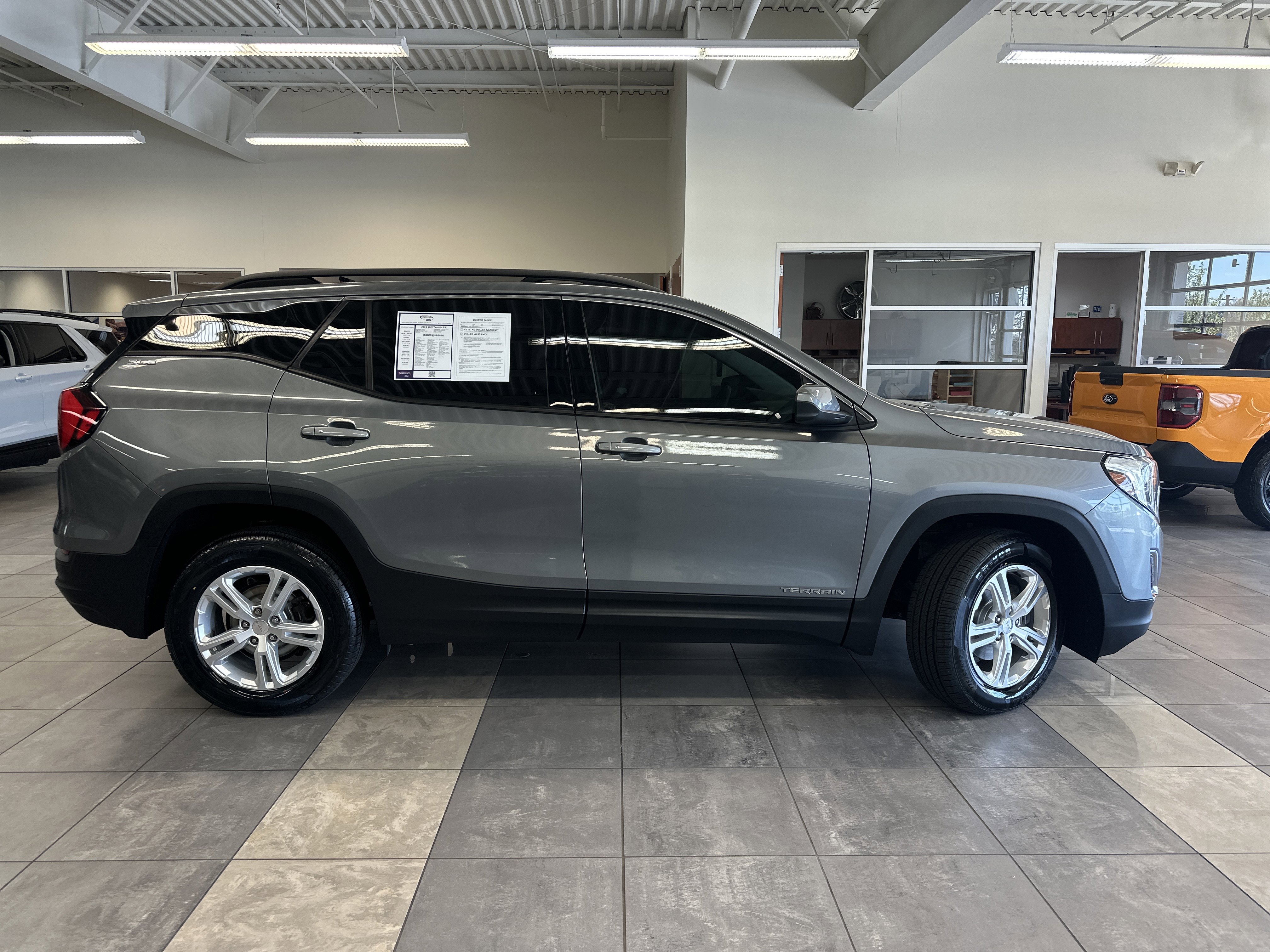 Used 2019 GMC Terrain SLE w/ Driver Convenience Package image 12