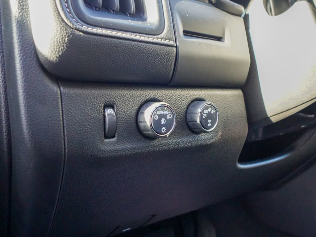 Used 2020 GMC Canyon SLE w/ Elevation Edition image 17