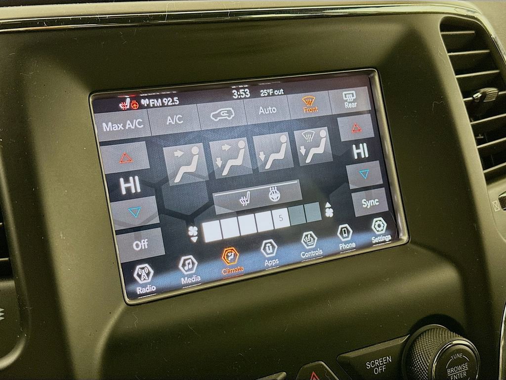 Certified 2021 Jeep Grand Cherokee Laredo w/ Security & Convenience Group image 22