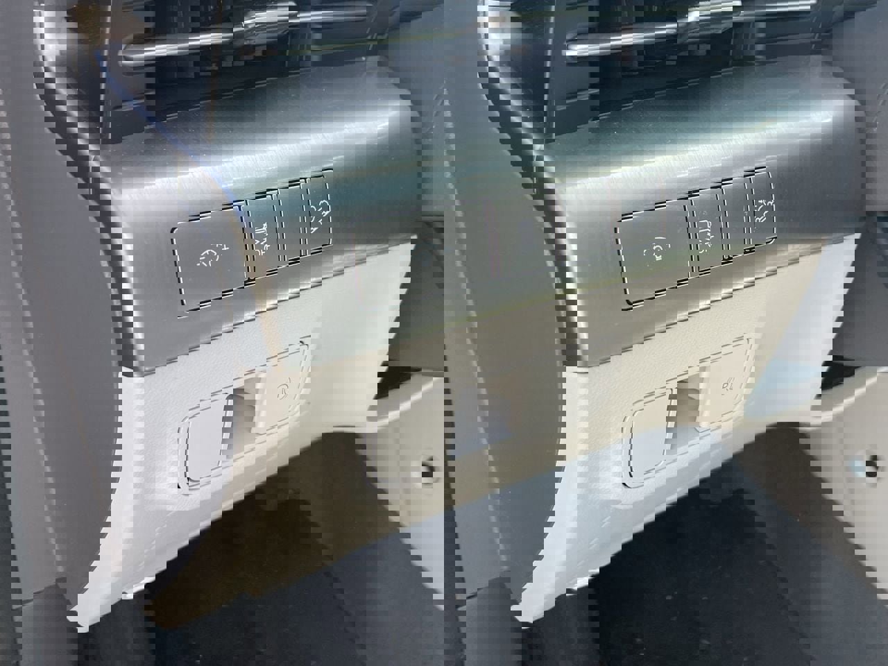 Certified 2025 Hyundai Kona SEL AWD/4WD image 7